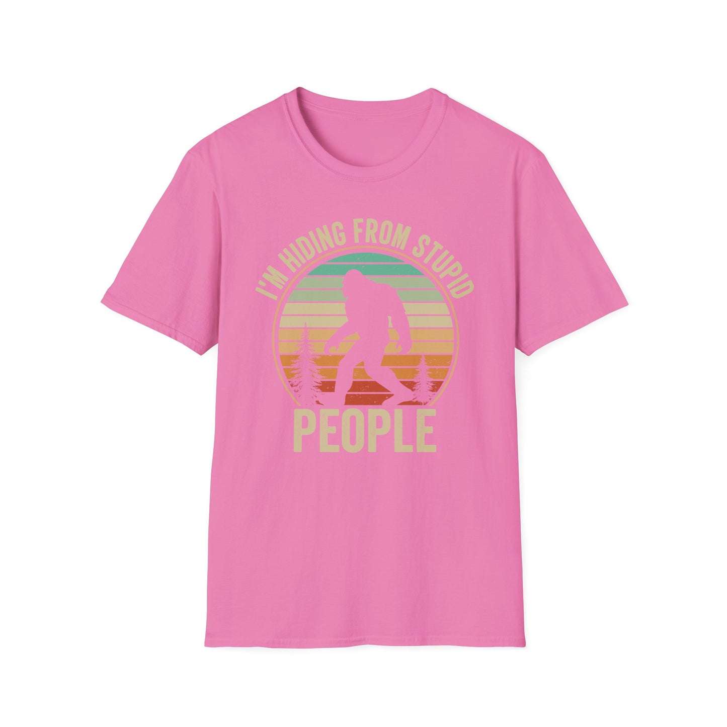 Sasquatch hiding from stupid people  t-shirt