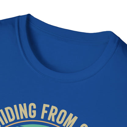 Sasquatch hiding from stupid people  t-shirt