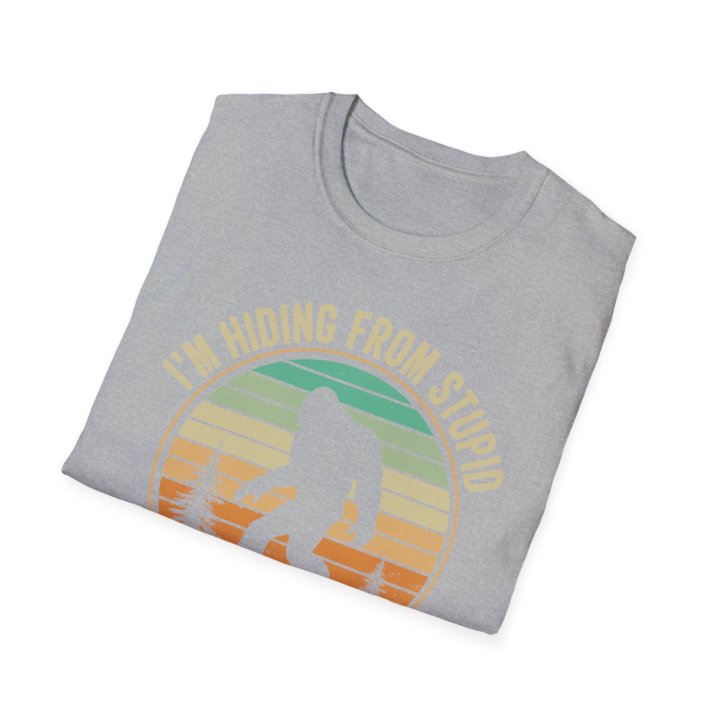 Sasquatch hiding from stupid people  t-shirt