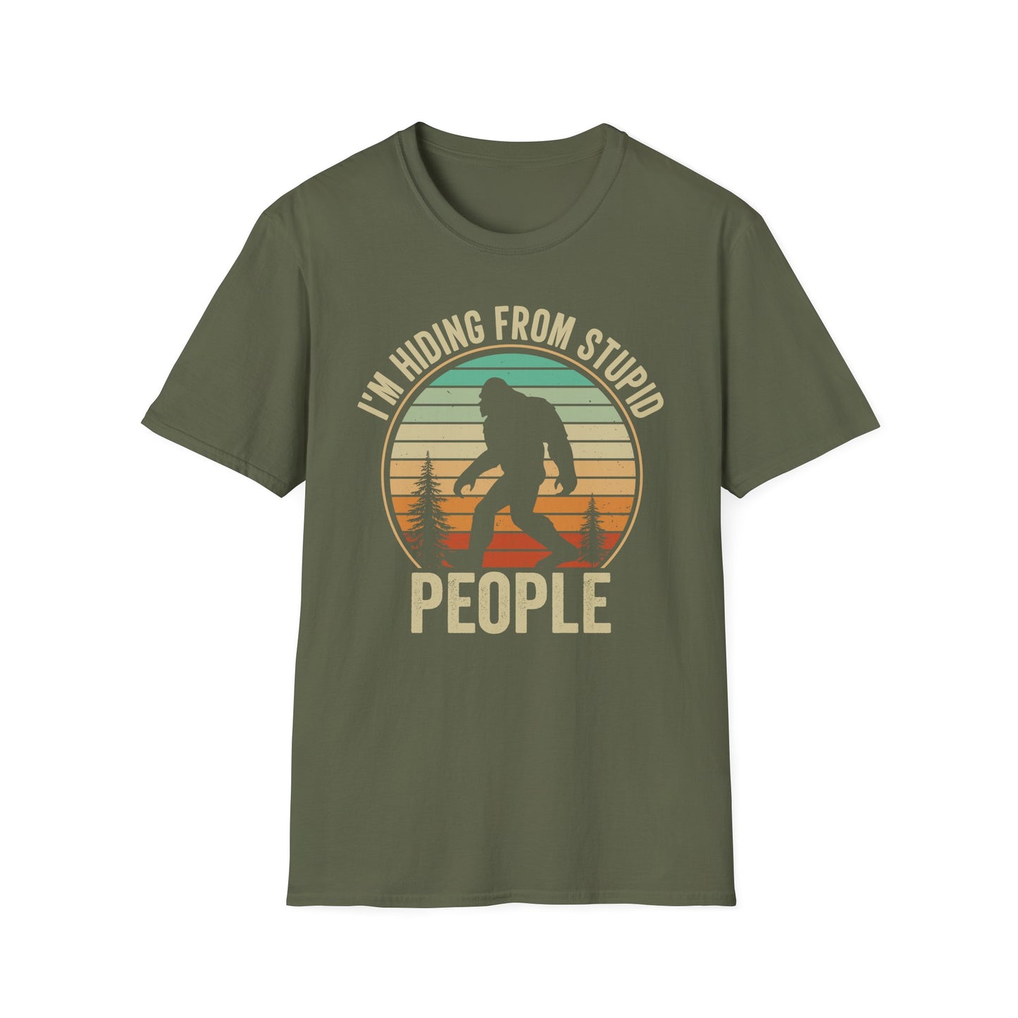 Sasquatch hiding from stupid people  t-shirt