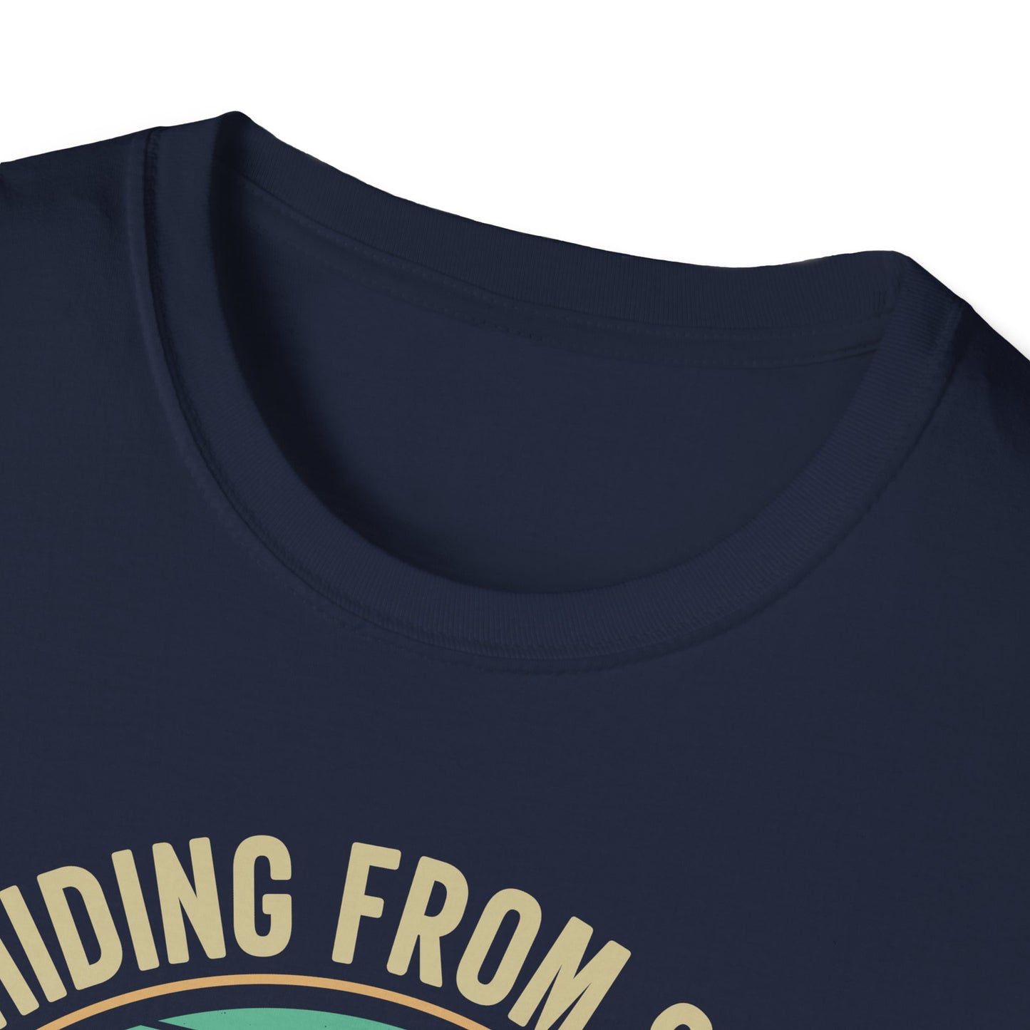 Sasquatch hiding from stupid people  t-shirt